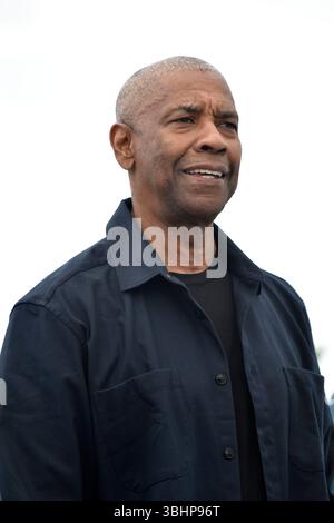 L'acteur Denzel Washington posant lors de l'appel photo du film Highest 2 Lower à l'occasion du Festival de Cannes le 19 mai 2025 Banque D'Images
