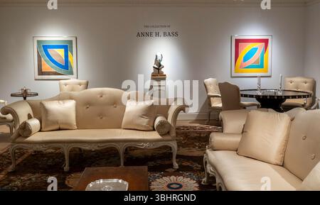 Christie's est une maison de vente aux enchères de luxe située à Rockefeller Center, New York City, USA 2025 Banque D'Images