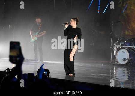 Rome, Italie. 11 juin 2025. Rome-concert d'Alessandra Amoroso aux thermes de Caracalla sur la photo : Alessandra Amoroso crédit : Agence photo indépendante/Alamy Live News Banque D'Images