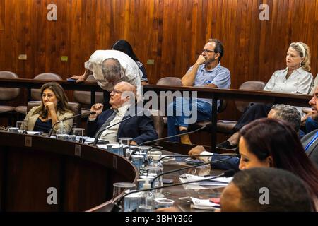 Marilia, Sao Paulo, Brésil, 14 avril 2025 vue interne de la session plénière du conseil municipal de Marília, sous forme circulaire pour le 17 conseiller municipal Banque D'Images