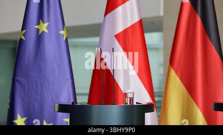 Berlin, Allemagne, 11 juin 2025 : Conférence de presse du chancelier Friedrich Merz (GER) le premier ministre du Royaume du Danemark, mette Frederiksen (DNK). Klaus KROENERT crédit : Klaus KROENERT/Alamy Live News Banque D'Images