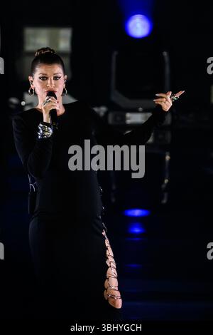 Rome, Italie. 11 juin 2025. Alessandra Amoroso se produit lors du « Fino a qui Summer Tour 2025 » au terme di Caracalla à Rome, en Italie, le 11 juin 2025. (Photo de Domenico Cippitelli/NurPhoto) crédit : NurPhoto SRL/Alamy Live News Banque D'Images