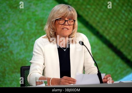 Deborah Jevans, présidente de l’AELTC, lors d’une conférence de presse au All England Lawn Tennis and Croquet Club à Wimbledon, en prévision des Championnats de Wimbledon, qui débuteront le 30 juin. Date de la photo : jeudi 12 juin 2025. Banque D'Images