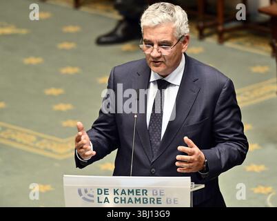 Bruxelles, Belgique. 12 juin 2025. Steven Vandeput de N-va photographié lors d'une session plénière de la Chambre au parlement fédéral, à Bruxelles, le jeudi 12 juin 2025. BELGA PHOTO NICOLAS MAETERLINCK crédit : Belga News Agency/Alamy Live News Banque D'Images