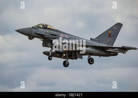 Eurofighter Typhoon, 29 Squadron RAF, débarquant à RAF Coningsby Banque D'Images