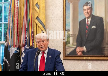 Le président Donald Trump prononce des remarques lors de la cérémonie de prestation de serment pour le procureur par intérim des États-Unis pour le district de Columbia Jeanine Pirro, Banque D'Images