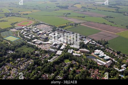 Vue aérienne de l'Université Edge Hill, anciennement connue sous le nom d'UCLAN, près d'Ormskirk, Lancashire Banque D'Images