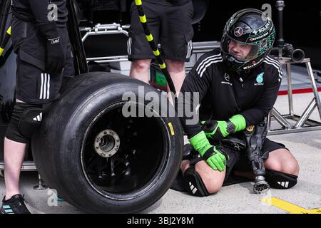 Mercedes AMG F1 Team, mécanicien lors du Grand Prix Pirelli du Canada 2025 de formule 1, 10e manche du Championnat du monde FIA de formule 1 2025 du 14 au 16 juin 2025 sur le circuit Gilles Villeneuve, à Montréal, Canada Banque D'Images