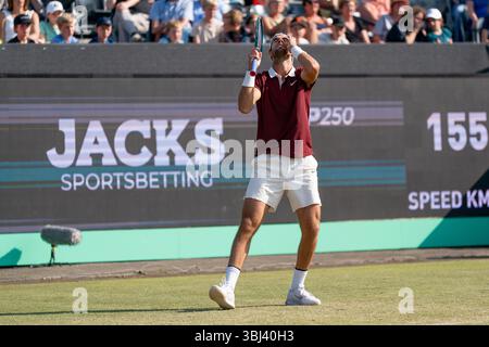 ROSMALEN, PAYS-BAS - 11 JUIN : Karen Khachanov, de Russie, lors des Championnats Libema Open Grass court 2025 à Autotron le 11 juin 2025 à Rosmalen, pays-Bas. (Photo de Marleen Fouchier/Orange Pictures) Banque D'Images