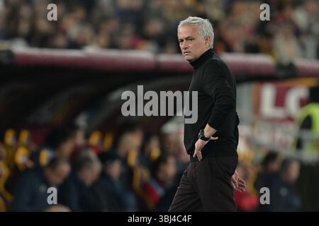 Roma, Italie. 03 janvier 2024. Foto Alfredo Falcone/LaPresse 03 Gennaio 2024 - Roma, Italia - sport, calcio - Roma vs Cremonese - TIM CUP 2023/2024 - Stadio Olimpico di Roma. Nella foto : Jose' Mourinho (entraîneur-chef AS Roma) Foto Alfredo Falcone/LaPresse 07 janvier 2024 Rome, Italie - sport, football - Roma vs Cremonese -TIM CUP 2023/2024 - Olimpic Stadium î ;n Rome. Sur la photo : Jose' Mourinho (entraîneur-chef AS Roma) crédit : LaPresse/Alamy Live News Banque D'Images