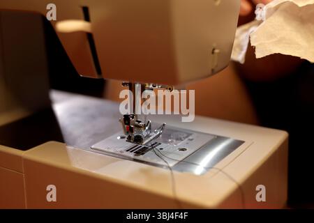 détail de la couture de machine à coudre électrique Banque D'Images