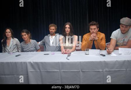 Elizabeth Reaser, Nikki Reed, Kellan Lutz, Ashley Greene, Jackson Rathbone et Peter Facinelli lors du junket de presse pour 'The Twilight Saga : Breaking Dawn - part 2' à San Diego - 12 juillet 2012 Banque D'Images