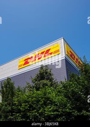 DHL Express Reading, Courier Company, Reading, Berkshire, Angleterre, UK, GB. Banque D'Images