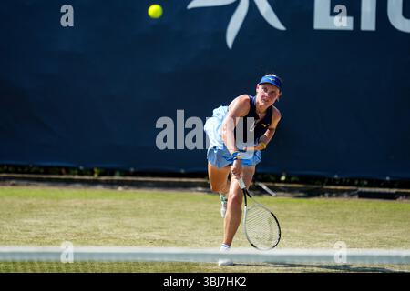 'S-HERTOGENBOSCH, PAYS-BAS - 13 JUIN : Suzan Lamens, des pays-Bas, participe à son quart de finale en simple féminin contre Elisabetta Cocciaretto, d'Italie, le jour 5 des Championnats Libema Open Grass court à l'Autotron le 13 juin 2025 à 's-Hertogenbosch, pays-Bas. (Photo de René Nijhuis) crédit : René Nijhuis/Alamy Live News Banque D'Images