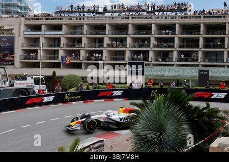 Monaco, 23 mai 2025. Formule 1 Tag Heuer Grand Prix de Monaco 2025. Photo : #30 Liam Lawson (NZL) de Visa Cash App Racing Bulls Formula One Team en VCARB 02 lors de la première séance d'essais © Piotr Zajac/Alamy Live News Banque D'Images