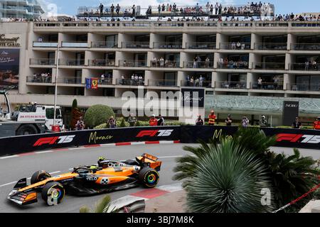 Monaco, 23 mai 2025. Formule 1 Tag Heuer Grand Prix de Monaco 2025. Photo : n°4 Lando Norris (GBR) de l'écurie McLaren Formula 1 Team dans la McLaren MCL39 lors de la première séance d'essais © Piotr Zajac/Alamy Live News Banque D'Images