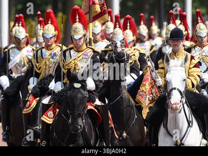 Londres, Royaume-Uni. 14 juin 2025. Cavalerie assistant à la parade d'anniversaire du roi, Trooping the Colour. Crédit : Doug Peters/EMPICS/Alamy Live News Banque D'Images