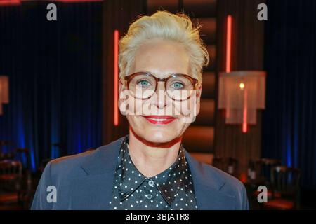 Bärbel Schäfer BEI der Aufzeichnung der WDR-Talkshow 'Kölner Treff' im WDR Studio BS 3. Köln, 12.04.2024 Banque D'Images