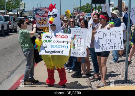 Manifestant participant à la 'manifestation du non Roi' dans l'ouest du Nebraska Banque D'Images