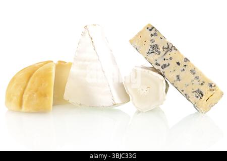 Diverses sortes de fromages isolés sur fond blanc. Variation de fromage Banque D'Images