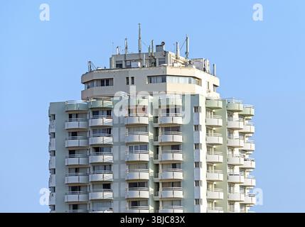 Immeuble d'appartements dans la ville de Portimao, Portugal, Europe Banque D'Images