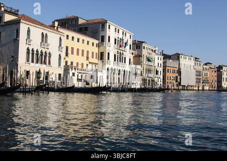 Venise, Italie - 29 mai 2016 : Venise en Italie, l'architecture de la ville, Venise est une destination touristique populaire de l'Europe Banque D'Images