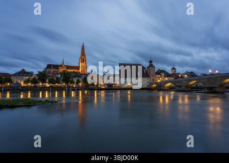 Vue panoramique de la vieille ville de Ratisbonne sur le Danube en Allemagne Banque D'Images