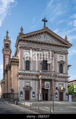 Basilica Santuario Sant'Antonio di Padova, Milan, Lombardie, Italie Banque D'Images