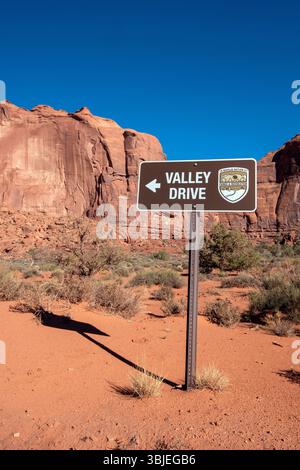Panneau Valle Drive Road dans le Monument Valley Navajo Tribal Park, Arizona, États-Unis Banque D'Images