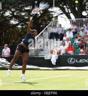 Ilkley, Royaume-Uni. 15 juin 2025. Hailey Baptiste (USA) dans son match contre Laura Siegmund (GER) lors de la ronde de qualification du deuxième jour du Lexus Nottingham Open Tennis Open le 14 juin 2025 crédit : Andrew Sumner/Alamy Live News crédit : Andrew Sumner/Alamy Live News Banque D'Images