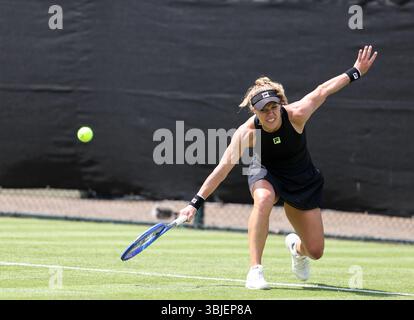 Ilkley, Royaume-Uni. 15 juin 2025. Laura Siegmund GER) dans son match contre Hailey Baptiste (États-Unis) lors de la ronde de qualification le jour 2 du Lexus Nottingham Open Tennis Open le 14 juin 2025 crédit : Andrew Sumner/Alamy Live News crédit : Andrew Sumner/Alamy Live News Banque D'Images