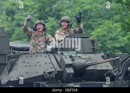 Le président Donald Trump a célébré son 79e anniversaire avec un défilé militaire à Washington DC, États-Unis, le 11 juin 2025. C'était aussi le jour du drapeau et le 250e anniversaire de l'armée américaine. (Photo de Robyn Stevens Brody/Sipa USA) Banque D'Images