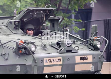 Le président Donald Trump a célébré son 79e anniversaire avec un défilé militaire à Washington DC, États-Unis, le 11 juin 2025. C'était aussi le jour du drapeau et le 250e anniversaire de l'armée américaine. (Photo de Robyn Stevens Brody/Sipa USA) Banque D'Images