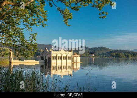 PESQUERA MARIMON BOATHOUSE LAC DE BANYOLES PLA DE L’ESTANY GIRONA CATALOGNE ESPAGNE Banque D'Images