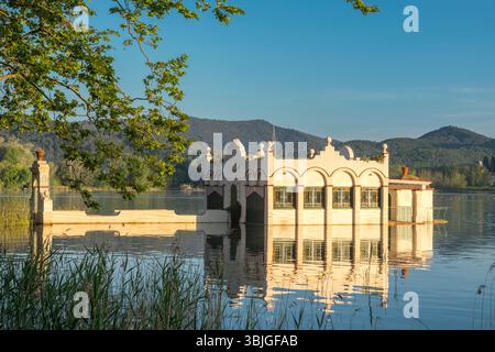PESQUERA MARIMON BOATHOUSE LAC DE BANYOLES PLA DE L’ESTANY GIRONA CATALOGNE ESPAGNE Banque D'Images