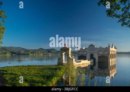PESQUERA MARIMON BOATHOUSE LAC DE BANYOLES PLA DE L’ESTANY GIRONA CATALOGNE ESPAGNE Banque D'Images