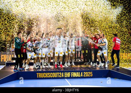 COLOGNE, ALLEMAGNE - 15 JUIN 2025 : - le dernier match de TruckScout24 EHF FINAL4 Fuchse Berlin vs SC Magdeburg à Lanxess Arena. Banque D'Images