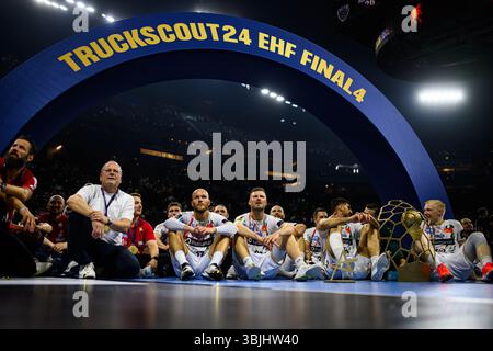 COLOGNE, ALLEMAGNE - 15 JUIN 2025 : - le dernier match de TruckScout24 EHF FINAL4 Fuchse Berlin vs SC Magdeburg à Lanxess Arena. Banque D'Images