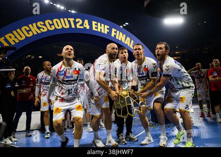 COLOGNE, ALLEMAGNE - 15 JUIN 2025 : - le dernier match de TruckScout24 EHF FINAL4 Fuchse Berlin vs SC Magdeburg à Lanxess Arena. Banque D'Images