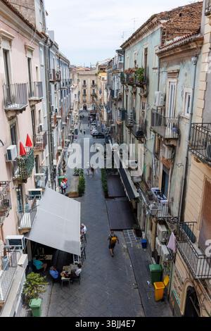 Vue surélevée sur la via Penninello à Catane, Sicile Banque D'Images