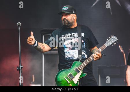 Gdansk, Pologne. 06 juin 2025. Le groupe de metalcore américain Hatebreed donne un concert live lors du festival de musique polonais Mystic Festival 2025 à Gdansk. Ici le guitariste Frank Novinec est vu en direct sur scène. Banque D'Images