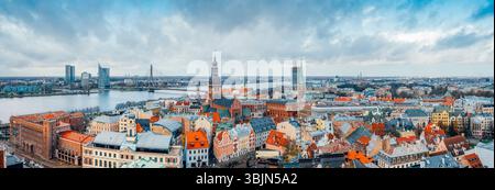 Vue panoramique au centre-ville de riga, lettonie Banque D'Images