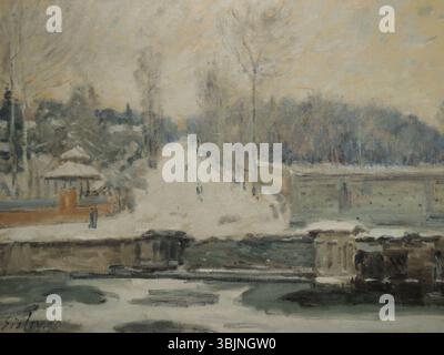 L'abréuvoir de Marly-le-Roi d'Alfred Sisley est une peinture à l'huile de 1875. Il représente un paysage rural tranquille avec un étang et des personnages près de l'eau, montrant la maîtrise de Sisley dans la capture des effets de la lumière et de l'atmosphère dans la nature. Banque D'Images