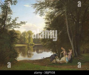 Peinture à l'huile de P. C. Skovgaard créée entre 1857 et 1860 intitulée Quiet Summer Evening at a Lake. Il représente des jeunes femmes lavant des vêtements près de l'étang Bondedammen à Hellebæk entourées par la nature boisée, rendu sur toile. Banque D'Images