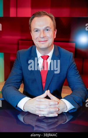 Jens Südekum in der ARD-Talkshow 'hart aber fair' im WDR Fernsehstudio B. Köln, 20.11.2023 Banque D'Images