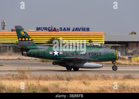 Canadair CL-13B Sabre version 6 de l'avion à réaction d'époque nord-américain F-86 Sabre à l'aéroport de Murcie San Javier, Murcie, Espagne. Base aérienne militaire Banque D'Images