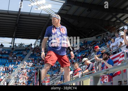 San Jose, États-Unis. 15 juin 2025. Un fan des États-Unis est vu lors du match du groupe d de la CONCACAF Gold Cup 2025 entre Trinité-et-Tobago et les États-Unis à PayPal Park. Le 15 juin 2025 à San Jose, Californie. (Photo de Ismael Sanchez Garcia/ Eyepix Group/SIPA USA) crédit : SIPA USA/Alamy Live News Banque D'Images