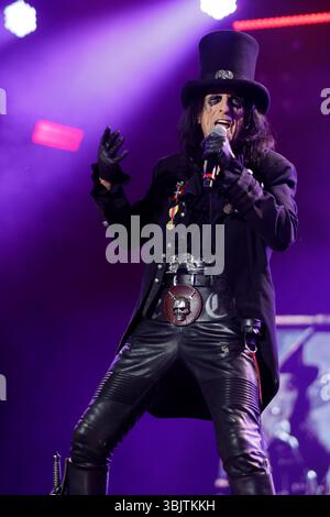 SAO PAULO, BRÉSIL, 14 JUIN. . Alice Cooper se produit en concert lors de la tournée "Too Close to Comfort" au festival Best of Blues le 14 juin 2025, au parc Ibirapuera à São Paulo. PHOT par : Adriana Spaca/Alamy Banque D'Images