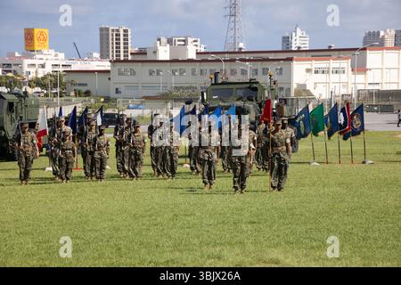 Les Marines américains avec le 3e Bataillon de soutien au débarquement, le 3e Régiment de logistique de combat, le 3e Groupe de logistique des Marines, se tiennent en formation lors d'une cérémonie de changement de commandement et de retraite au Camp Foster, Okinawa, Japon, le 12 juin 2025. Au cours de la cérémonie, Coll Jason Berg, le commandant sortant, a cédé le commandement du CLR-3 au Coll Jarrad Caola, le commandant entrant. Berg prend sa retraite après 29 ans de service dans le corps des Marines. (Photo du corps des Marines des États-Unis par lance Cpl. Aaliyah Hunt) Banque D'Images