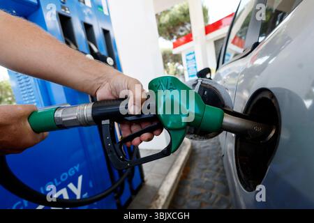 Roma, Italie. 18 août 2023. Foto Cecilia Fabiano /LaPresse 18– ; 8— ; 2023— ;Roma — ; Italia — ; Cronaca — ; Caro Carburante, appello per il taglio delle accise — ; Nella Foto : un distributore August 18, 2023 — ;Rome Italie — ; News — ;cher carburant, appel pour la réduction des droits d'accise — ; dans la photo : une station-service crédit : LaPresse/Alamy Live News Banque D'Images